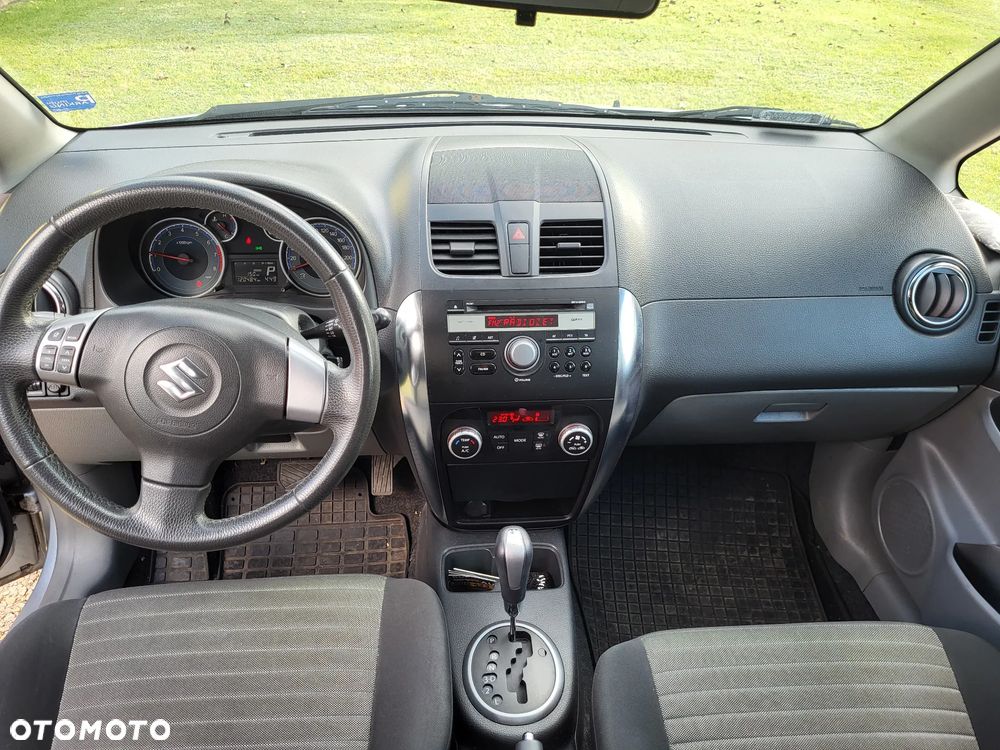 Suzuki SX4 1.6 Premium - 8