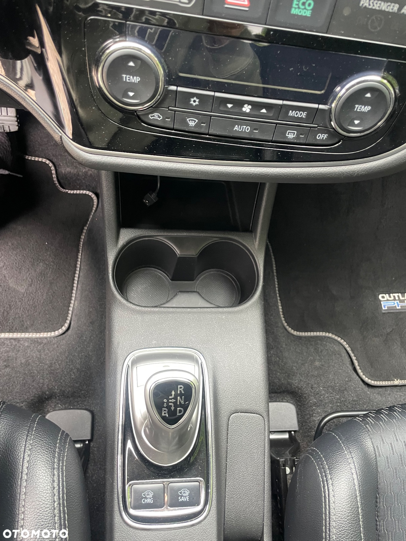 Mitsubishi Outlander 2.0 4WD Plug-In Hybrid - 30