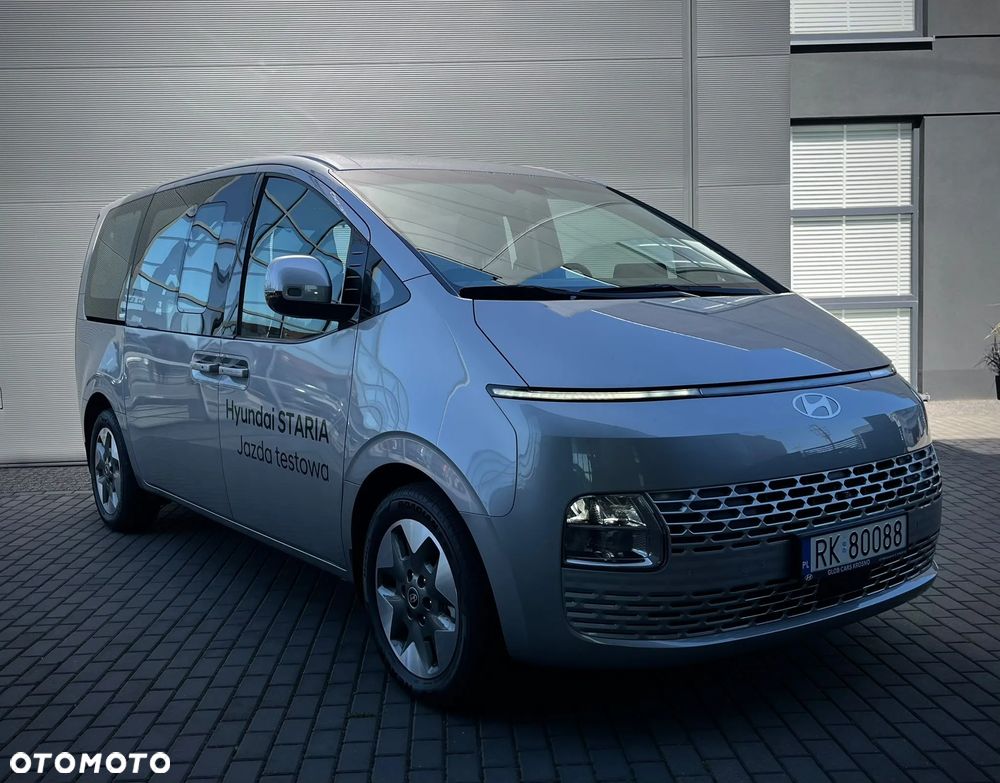 Hyundai Staria 1.6 T-GDI HEV Smart VIP - 3