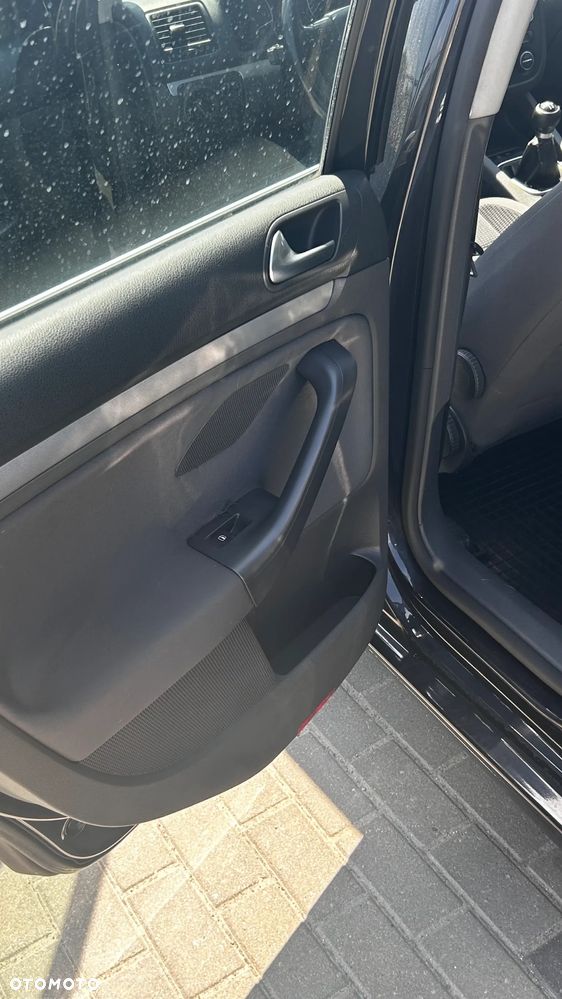 Volkswagen Jetta 1.9 TDI Comfortline - 24