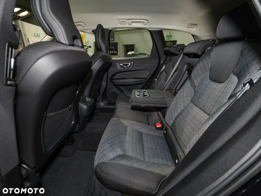 Volvo XC 60 B4 D AWD Core - 20