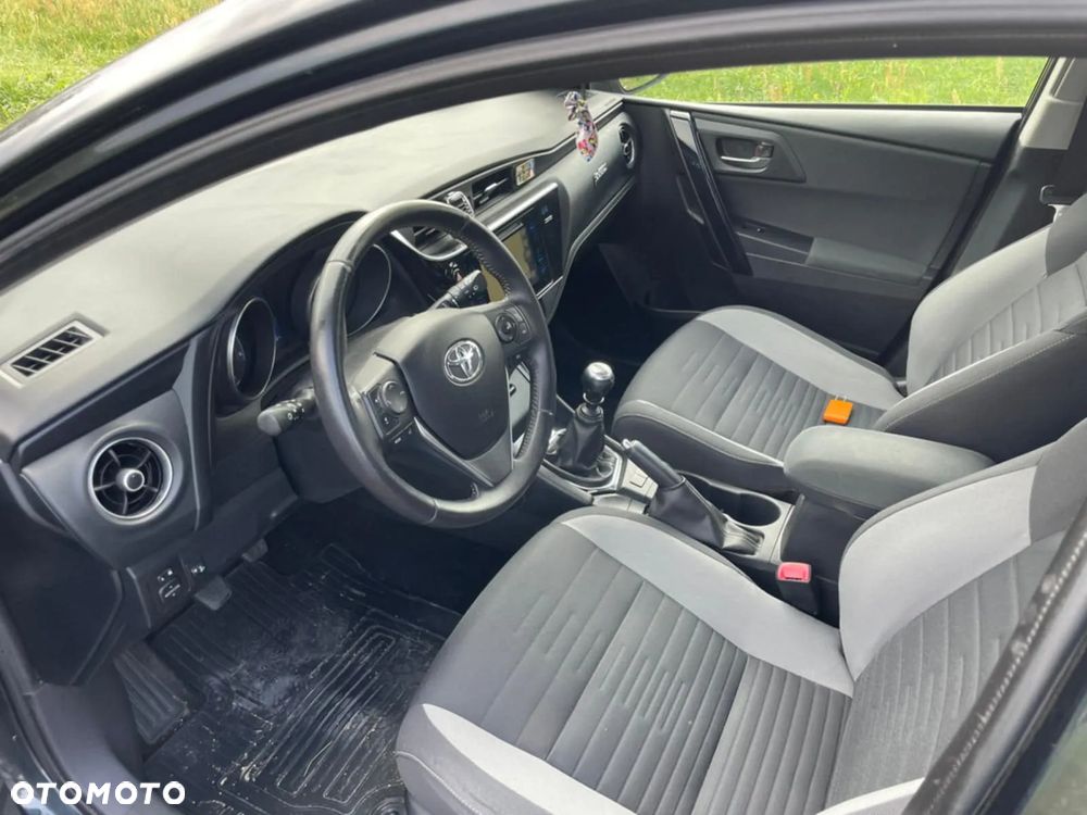 Toyota Auris 1.6 D-4D Comfort - 4