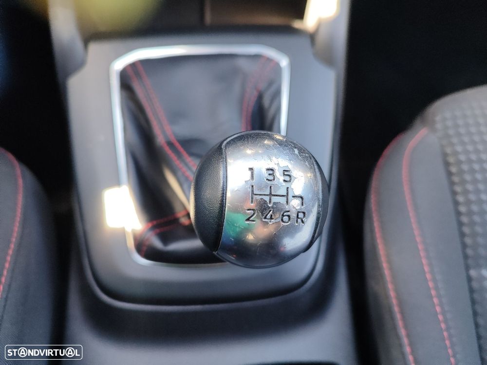 Ford Focus 1.0 EcoBoost MHEV ST-Line - 18