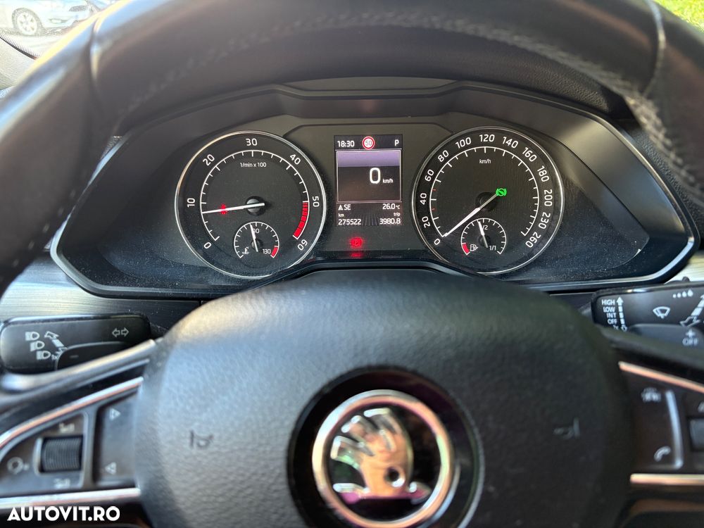 Skoda Superb 2.0 TDI DSG Style - 8
