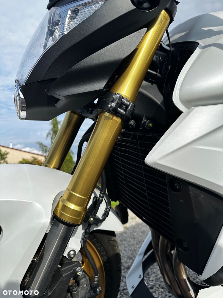 Honda CB - 12