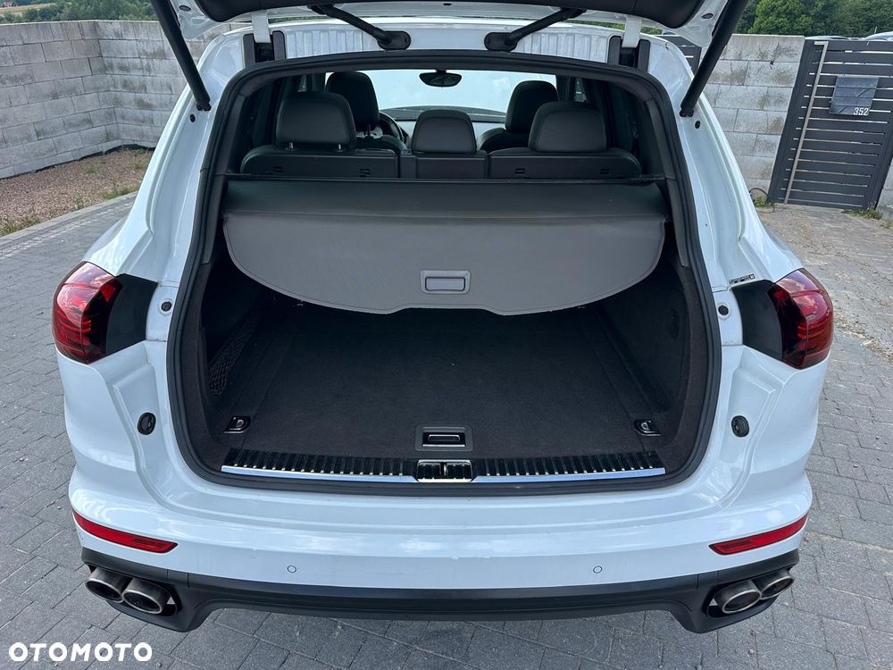 Porsche Cayenne S Platinum Edition - 17