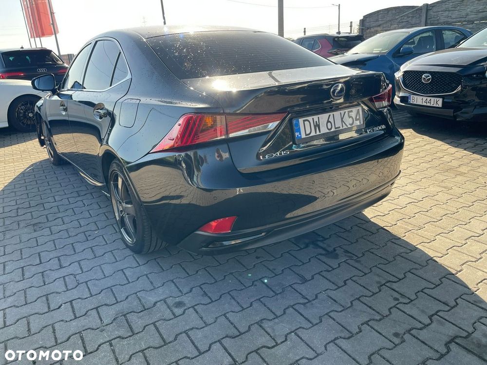 Lexus IS 300h Business Edition - 5