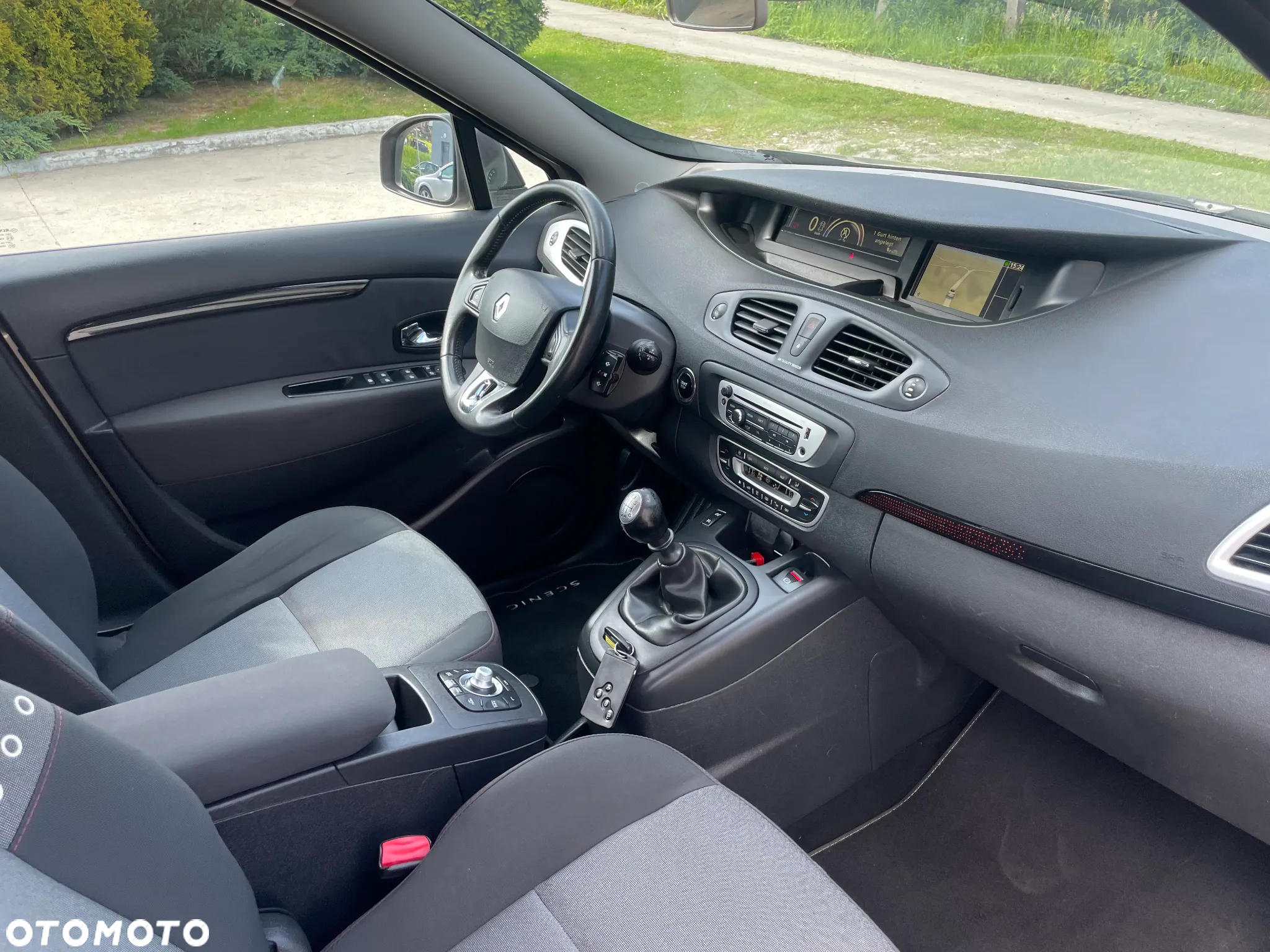Renault Scenic ENERGY TCe 130 BOSE EDITION - 19