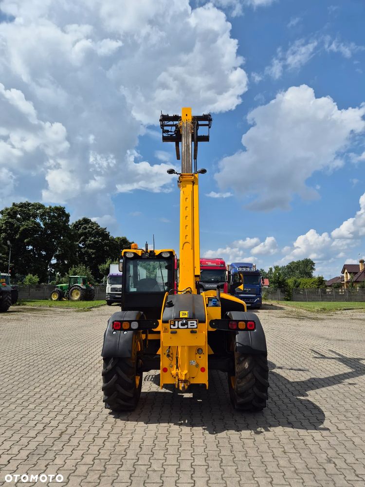 JCB 526-56 AGRIPLUS - 13