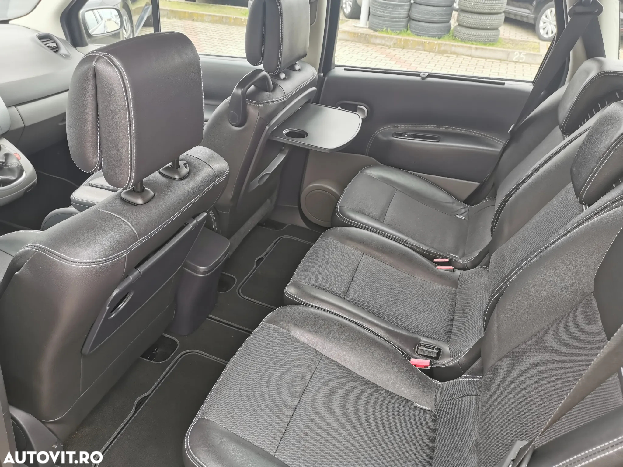 Renault Grand Scenic 1.9 dCi FAP Dynamique - 9