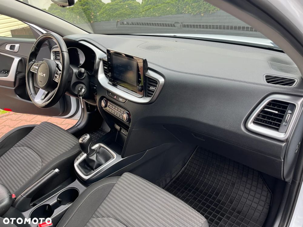 Kia Ceed 1.5 T-GDI M - 26