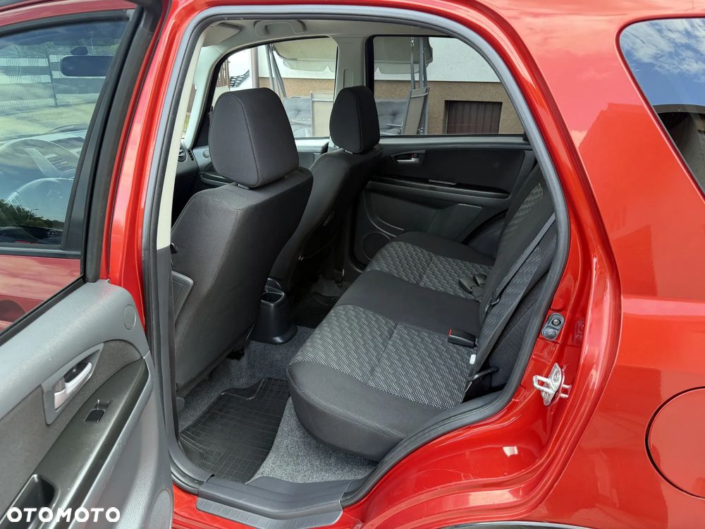 Suzuki SX4 1.6 GS / Premium - 25