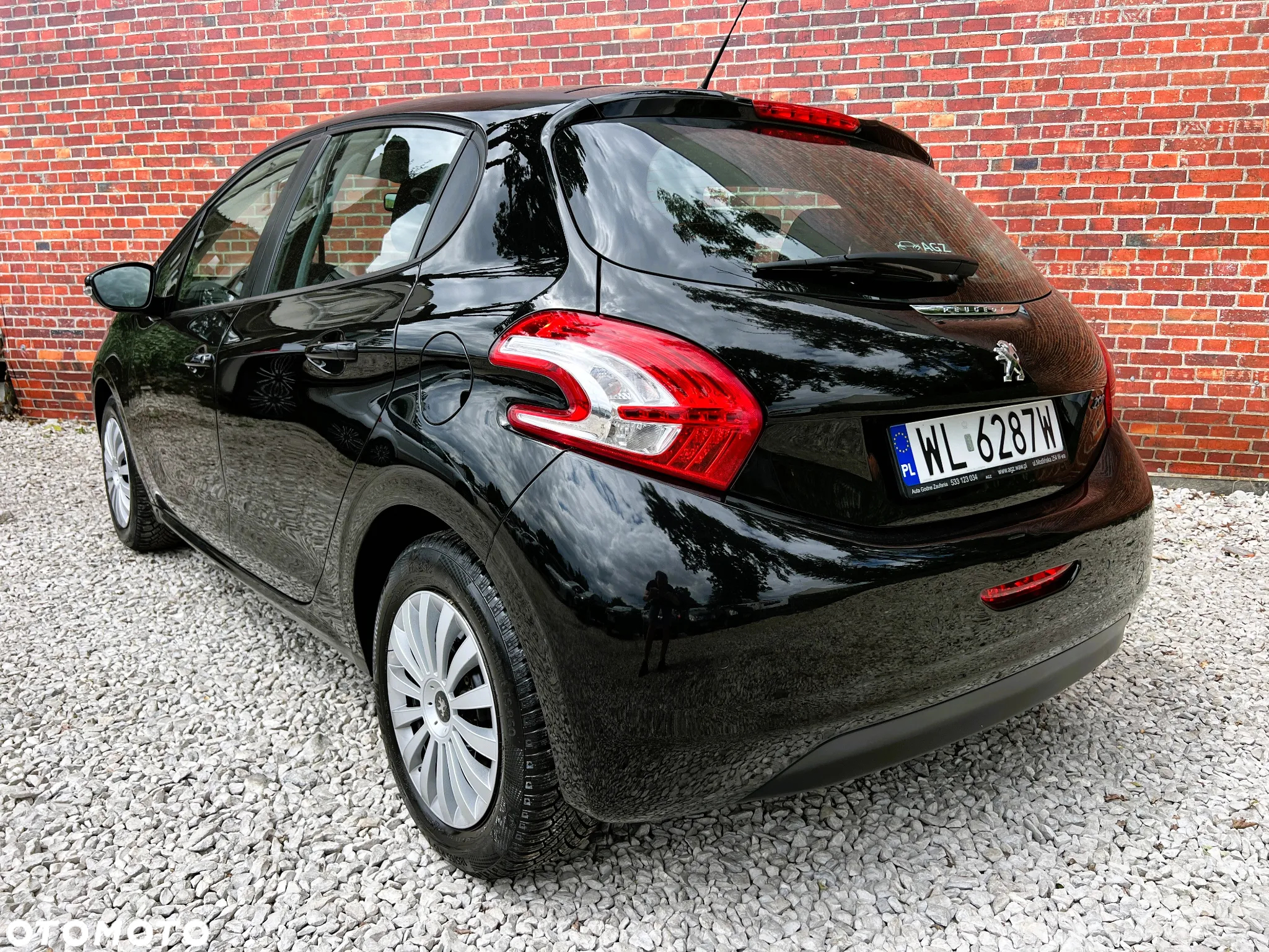 Peugeot 208 - 4