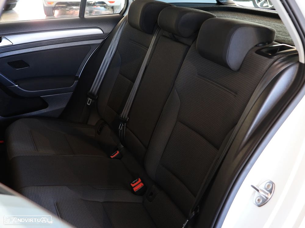 VW Golf 1.5 TSI BM Confortline - 13