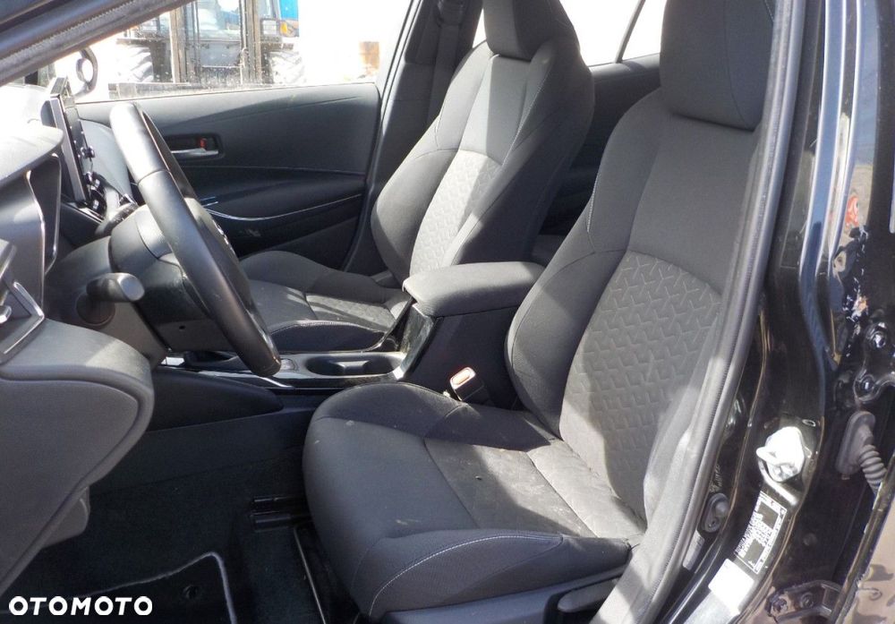 Toyota Corolla - 22