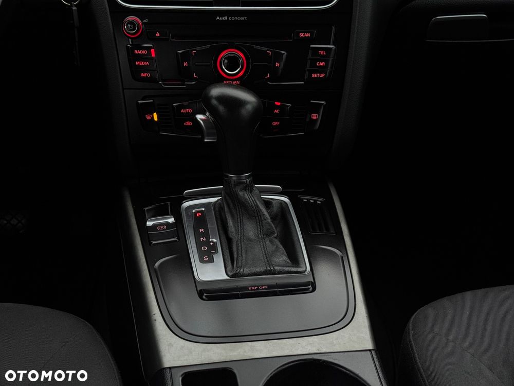 Audi A4 Avant 2.0 TDI Multitronic - 27