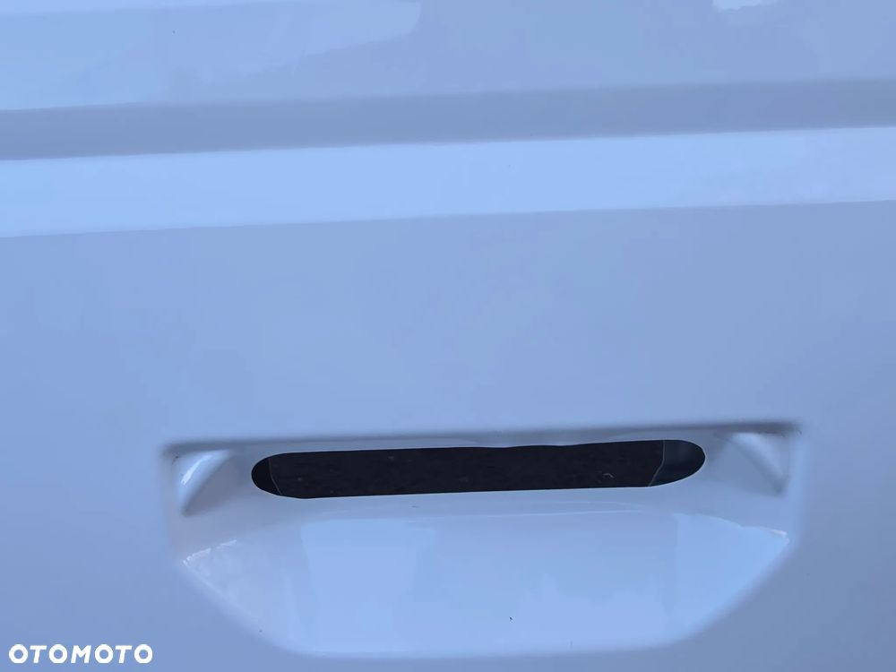 Klapa tyl vw t6 - 8