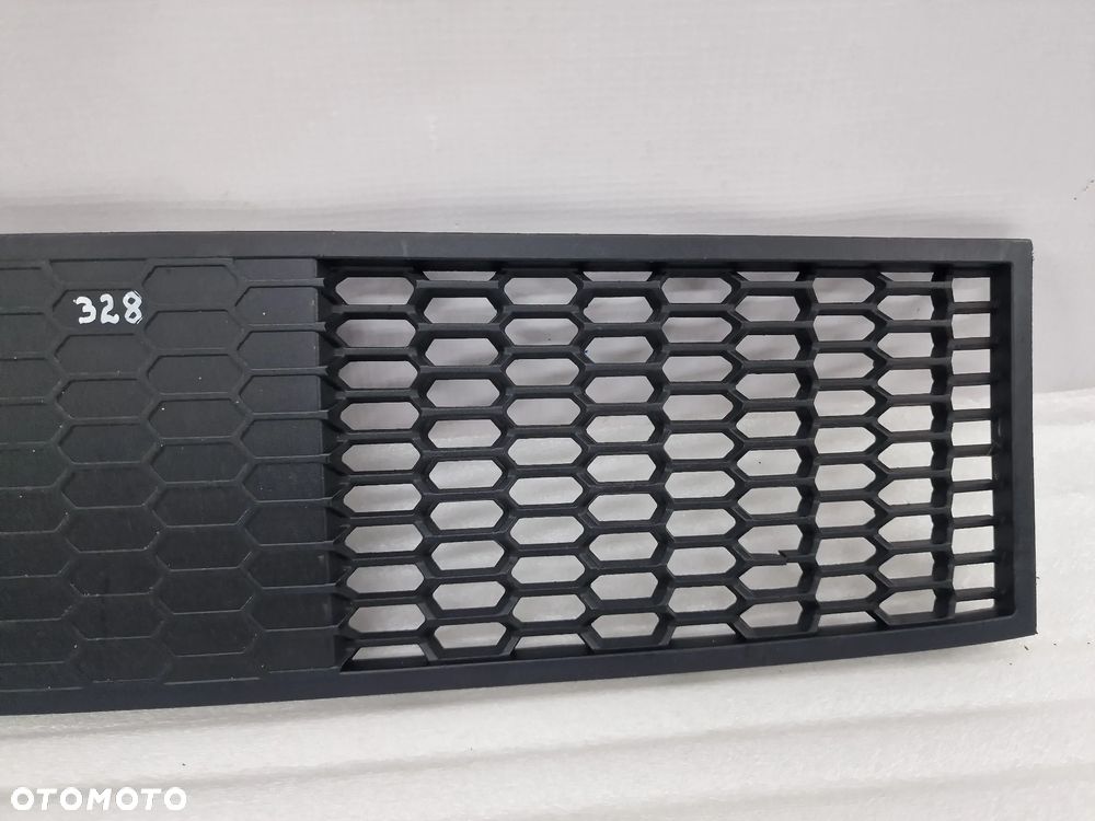 BMW 5 F10 / F11 M-PAKIET 10-16 KRATKA ŚRODKOWA ZDERZAKA PRZEDNIGO PRZÓD , NR 5111-7903901 / 7903901 , NR AUKCJI KR328 - 5
