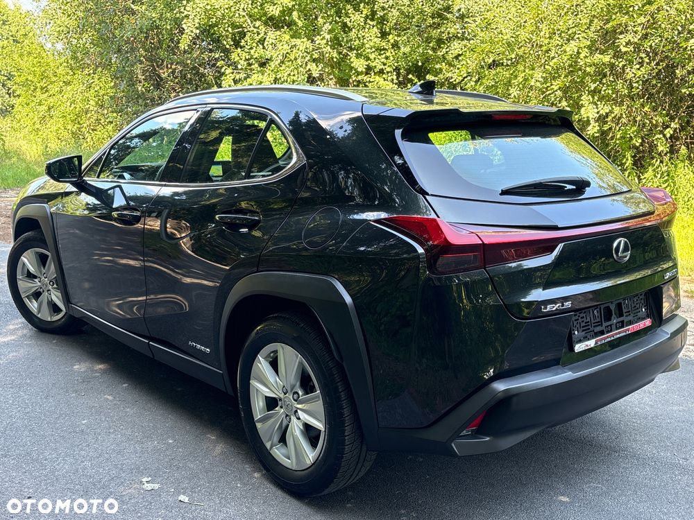 Lexus UX - 10