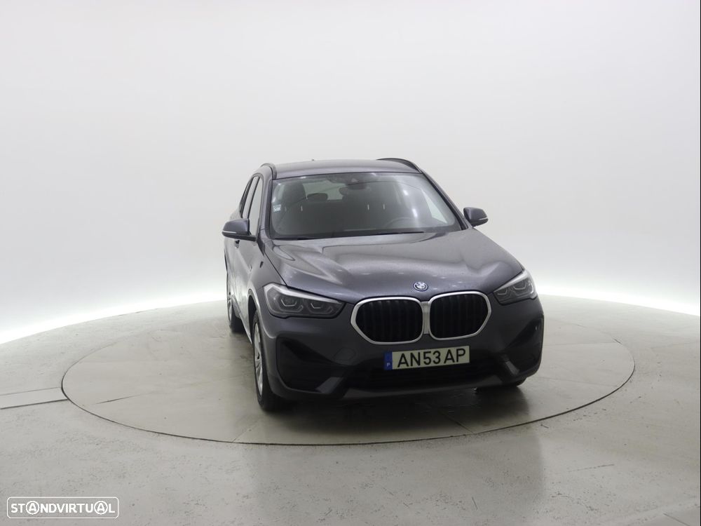 BMW X1 25 e xDrive Corporate Edition - 11