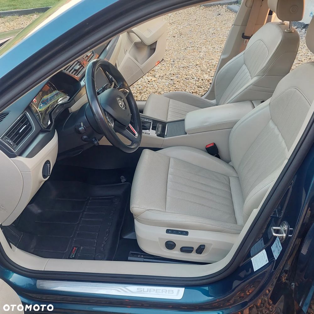 Skoda Superb 2.0 TDI DSG Premium Edition - 10
