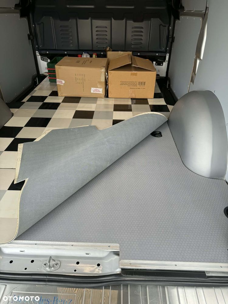 Mercedes-Benz Vito - 13