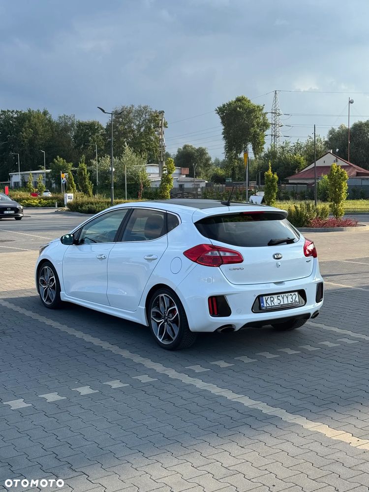 Kia Ceed 1.6 T-GDI GT - 6