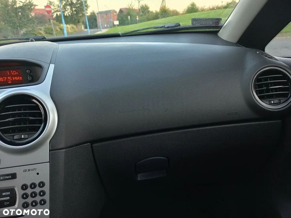 Opel Corsa 1.2 16V Enjoy - 25