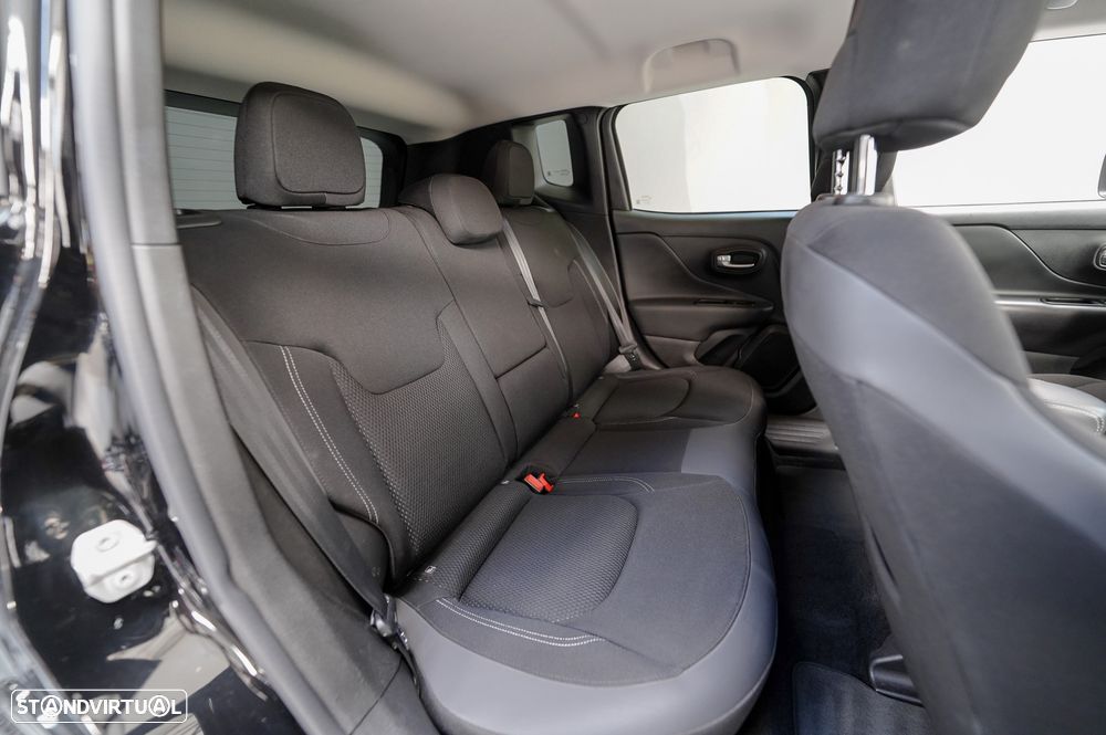 Jeep Renegade 1.0 T Limited - 23