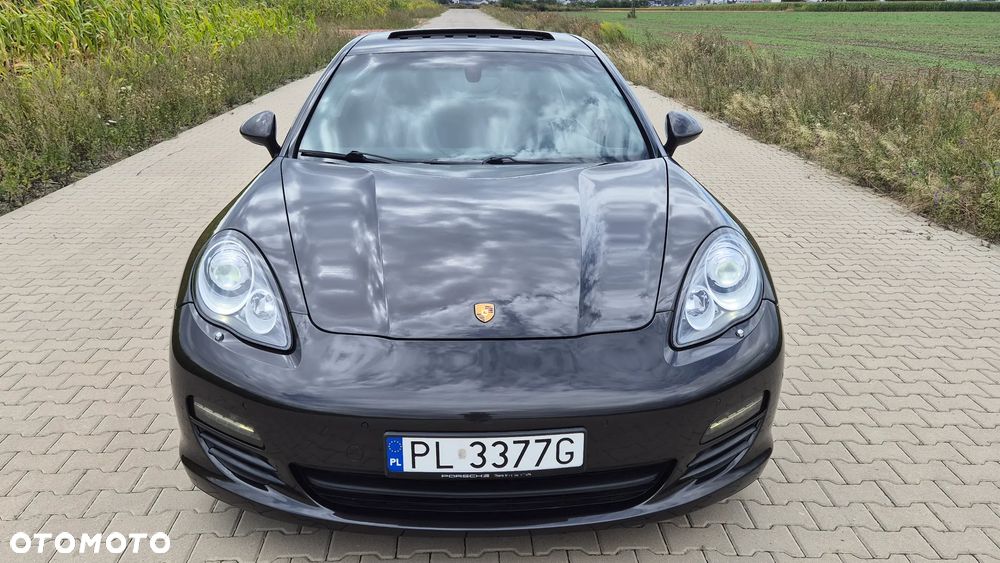 Porsche Panamera - 21
