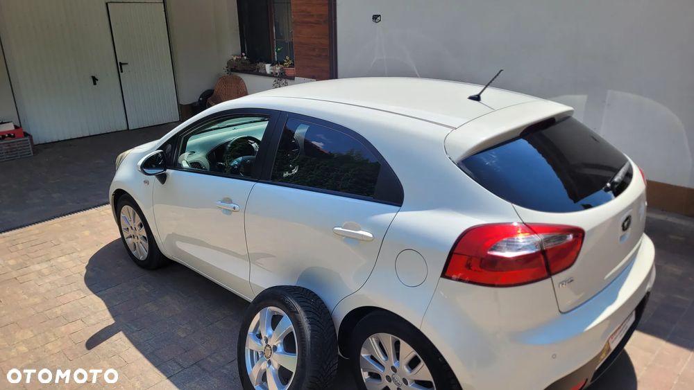 Kia Rio 1.4 Dream Team Edition - 16