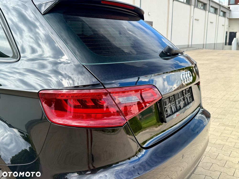 Audi A3 Sportback 2.0 TDI S tronic design - 16