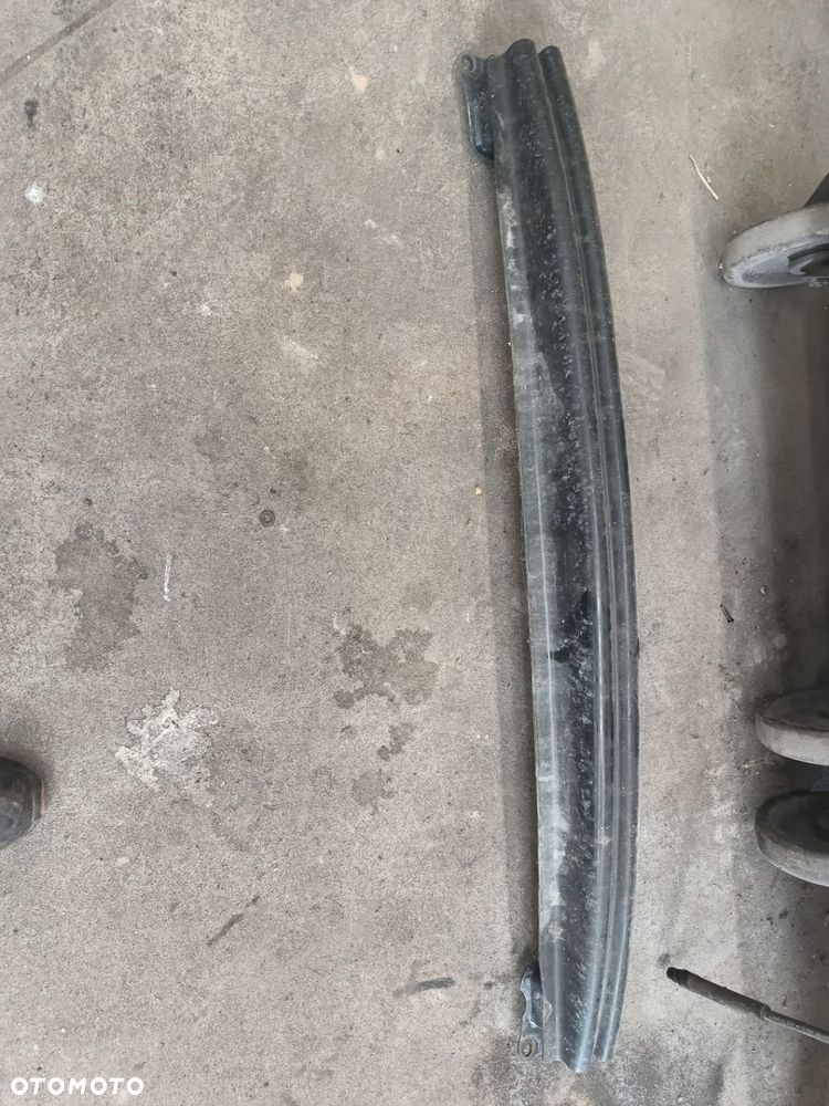 VW GOLF V PLUS BELKA POD ZDERZAK TYŁ - 1