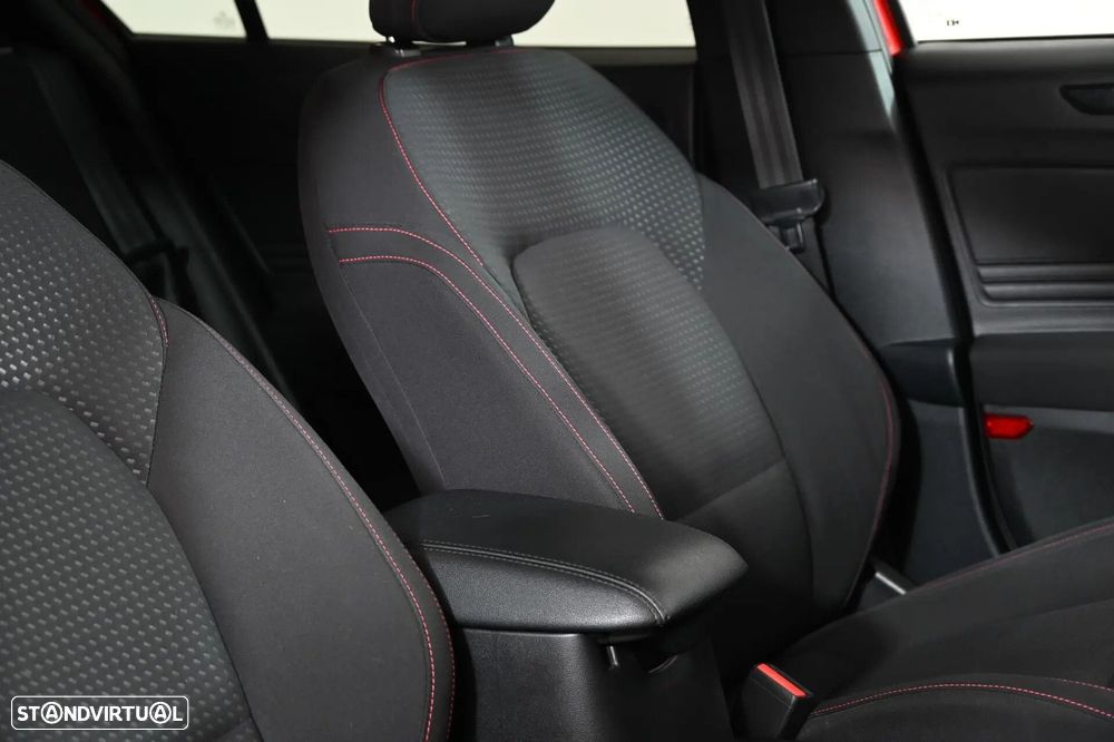 Ford Focus 1.5 TDCi ECOBlue ST-Line - 25