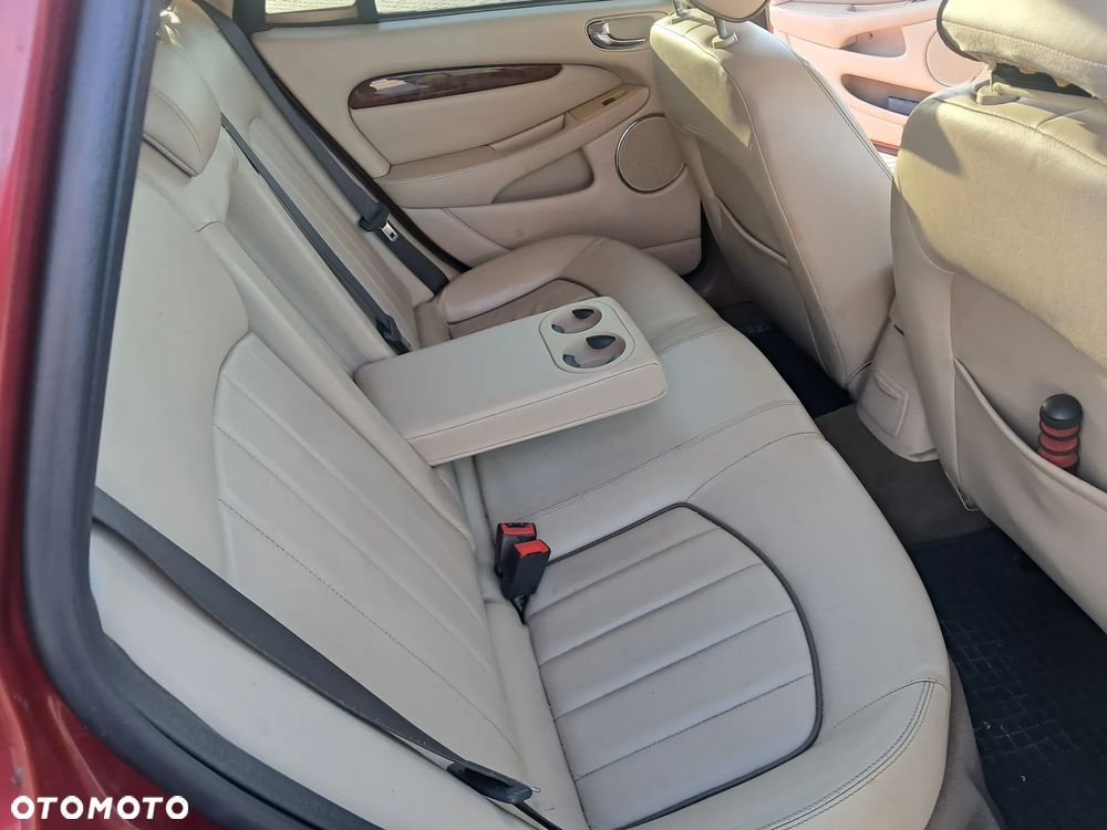 Jaguar X-Type 2.5 V6 4x4 Executive - 12