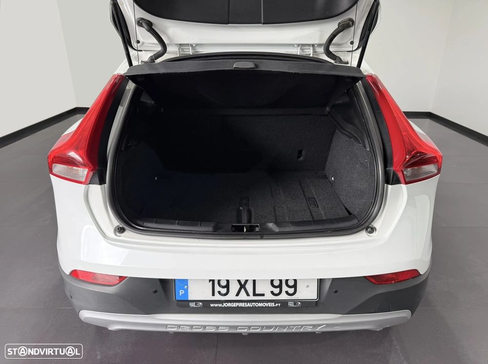 Volvo V40 Cross Country D2 Momentum - 42