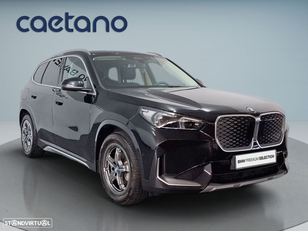 BMW iX1 eDrive20 — fotografia 10