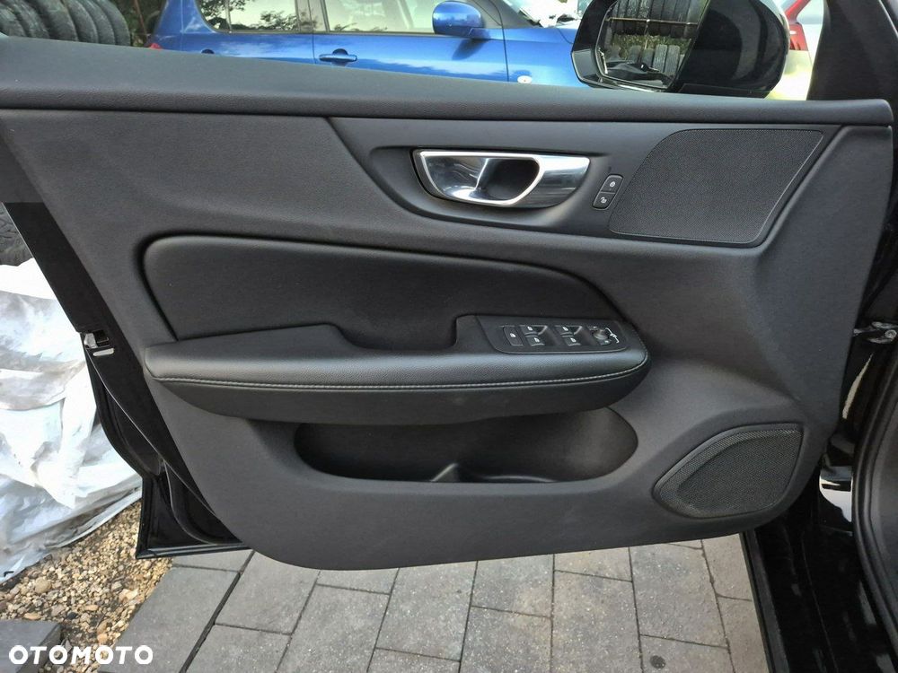 Volvo V60 B4 D Geartronic Momentum Pro - 13