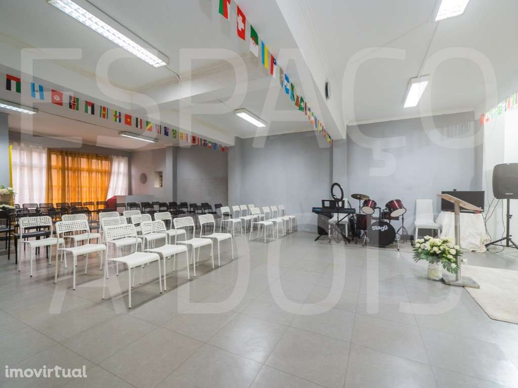 Escritório amplo, Luminoso, com uma área excelente! Pendão - Queluz - Grande imagem: 3/31