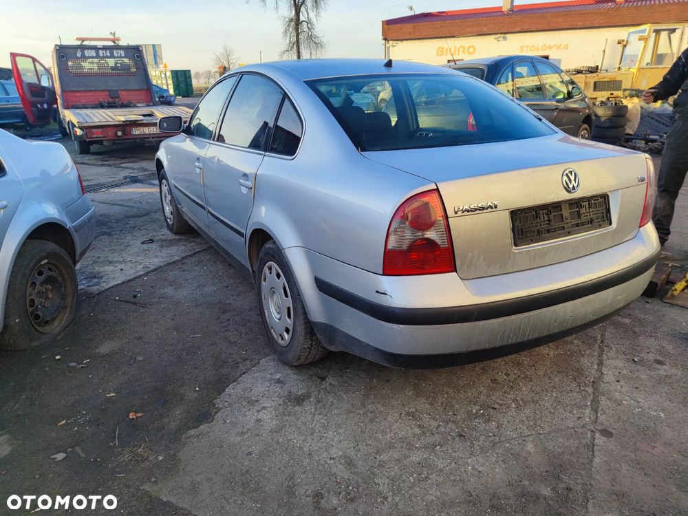 VW passat B5 FL lift sedan silnik 1.9 TDI AVB skrzynia GFL lakier LA7W na części - 5