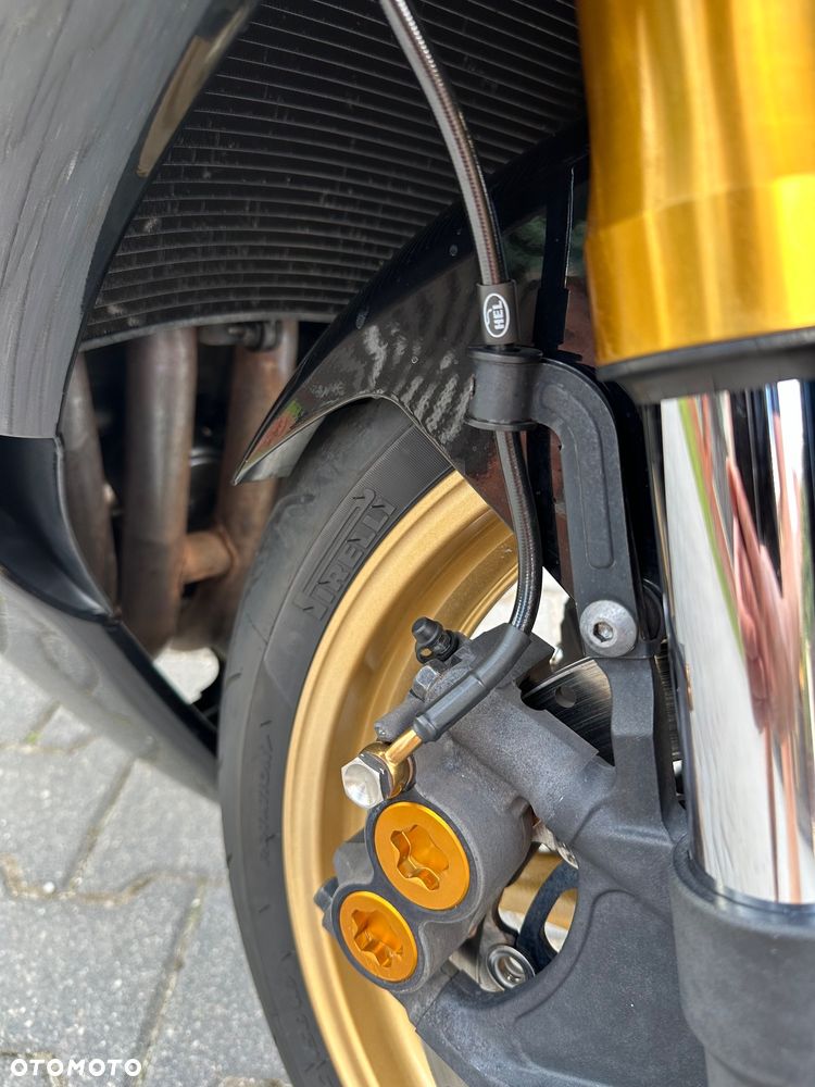 Yamaha R6 - 6