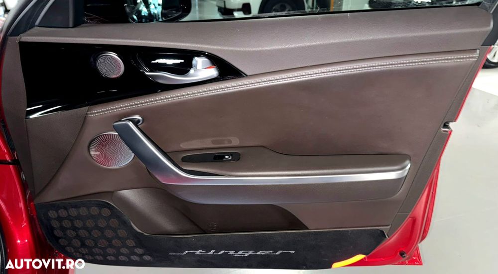 Kia Stinger 2.0 T-GDI GT Line - 14
