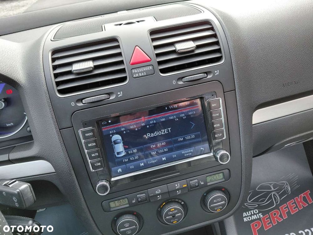 Volkswagen Golf - 22