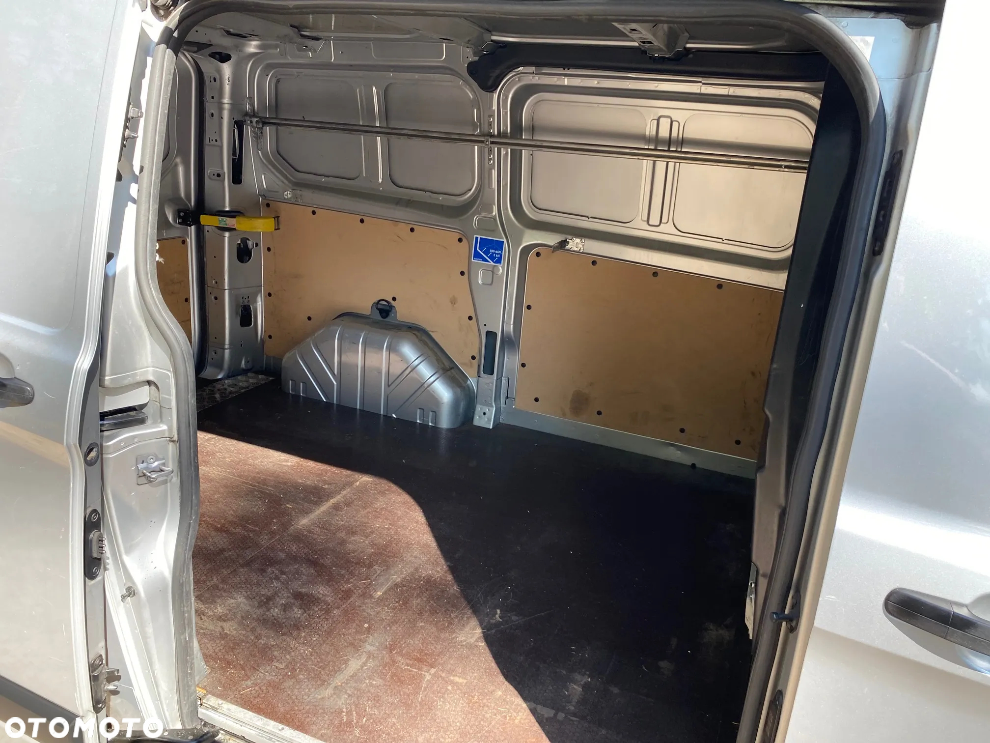 Ford TRANSIT CUSTOM - 21