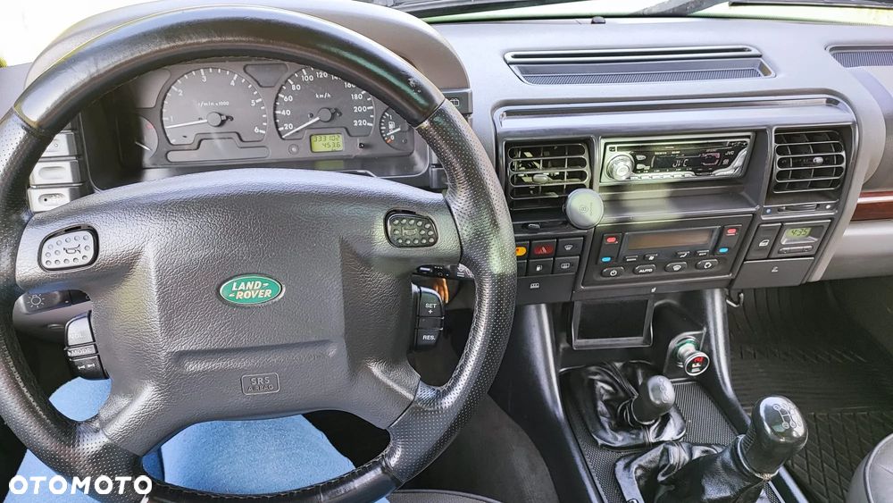 Land Rover Discovery - 25