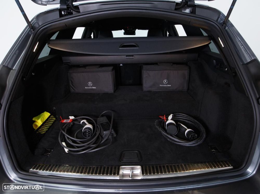 Mercedes-Benz E 300 de AMG Line - 12