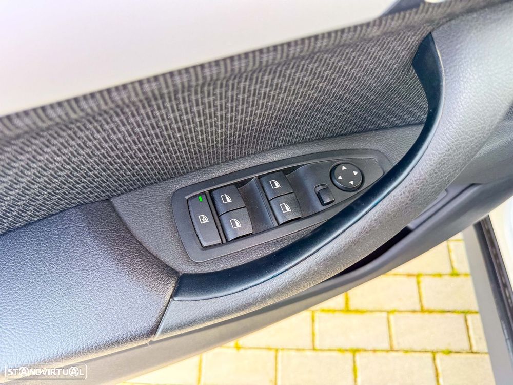 BMW X1 16 d sDrive Advantage - 14