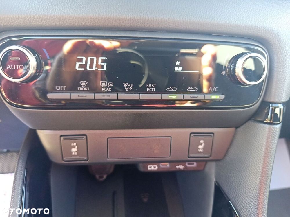 Toyota Yaris Hybrid 1.5 Style - 20