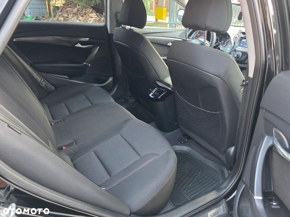 Hyundai i40 Kombi 1.7 CRDi Premium - 25