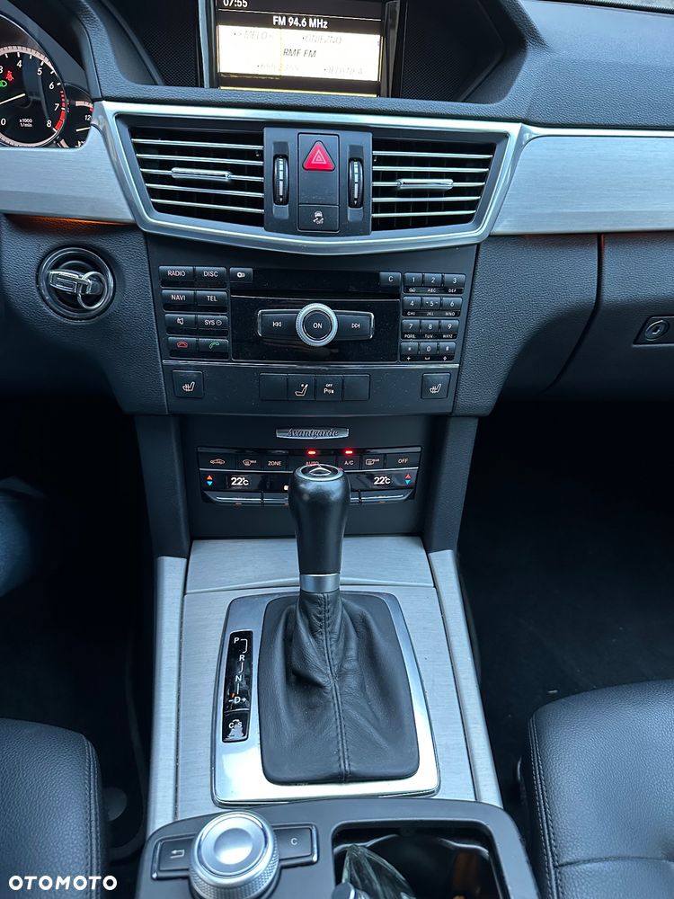 Mercedes-Benz Klasa E 250 CGI BlueEffICIENCY Avantgarde - 15
